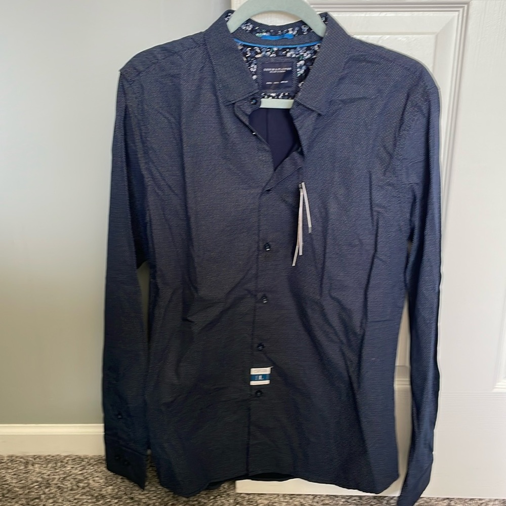 Men’s long sleeve button up NWT six large. Denim  Flower navy white pin dots